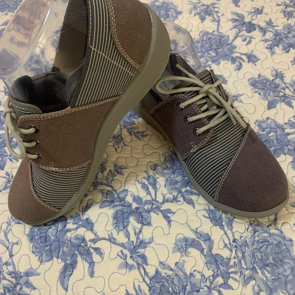 Clarks Women's Sneakers - Brown and Gray